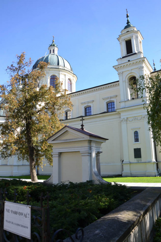 Warschau, Kirche der Heiligen Anna CDM Holzfenster